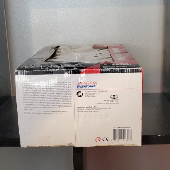 Dale Earnhardt Deluxe Boxed Set - Picture 6 of 7